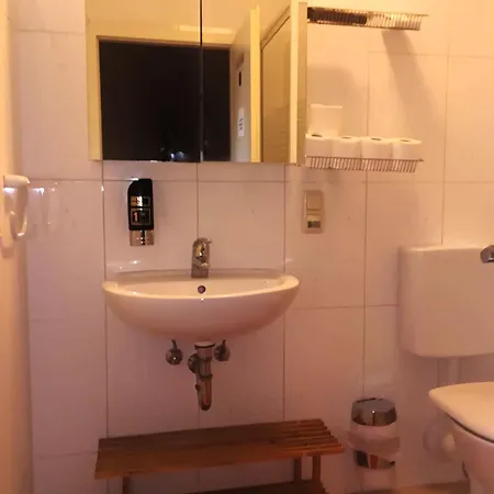 Hotel Garni *