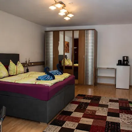 Hotel Garni *
